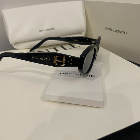 Gentle Monster Black Oval Sunglasses w/ Gold Logo Detail – Like New main image 4